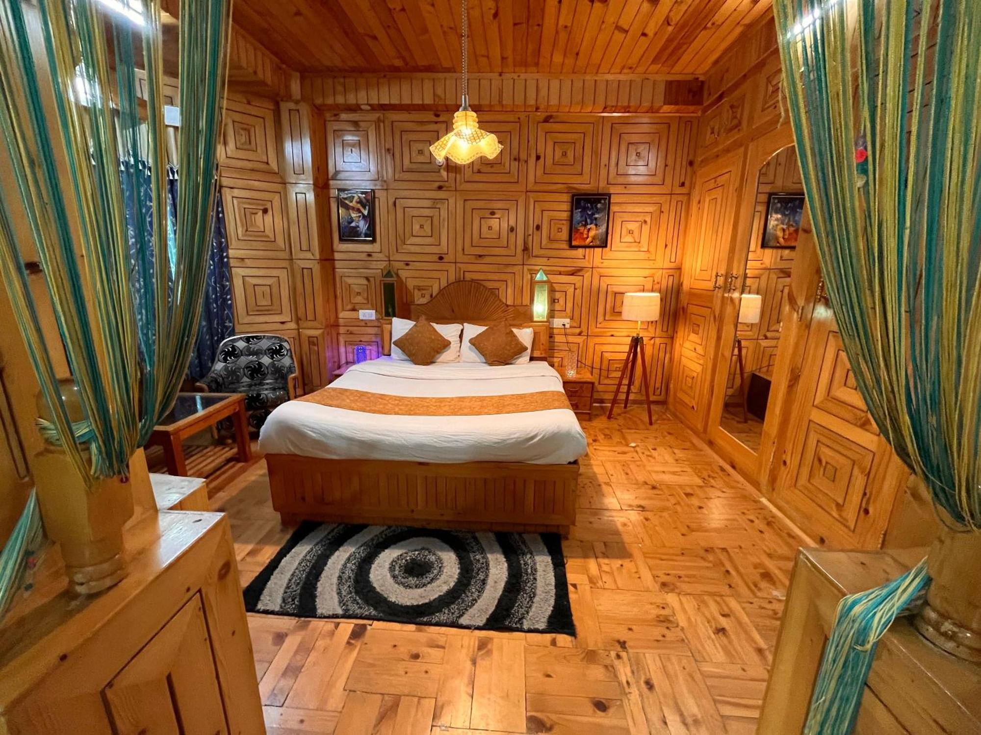 Woods Villa Cottage, Manali Esterno foto